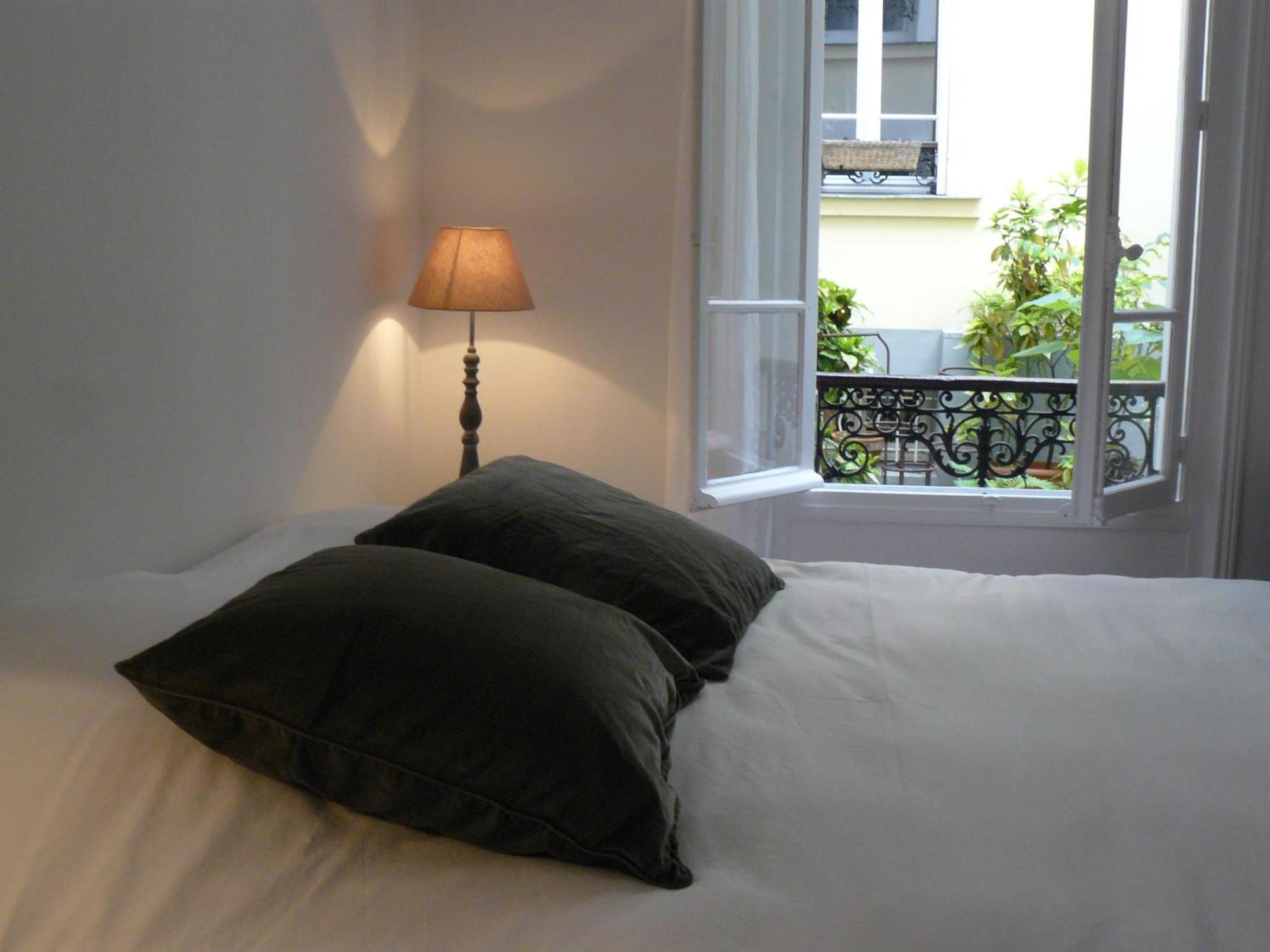 La Cour Du 5Eme - Chambre D'Hotes Bed and Breakfast Paris Eksteriør billede